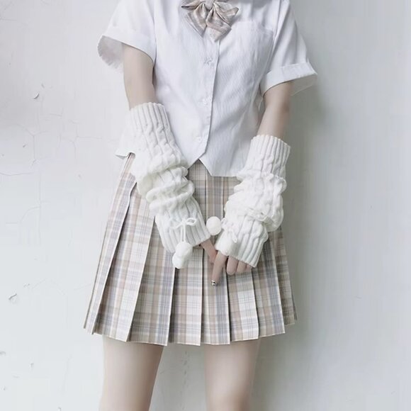 Women's Leg Warmers Set White Knit with 2 Pom Pom Balls - Picture 2 of 2